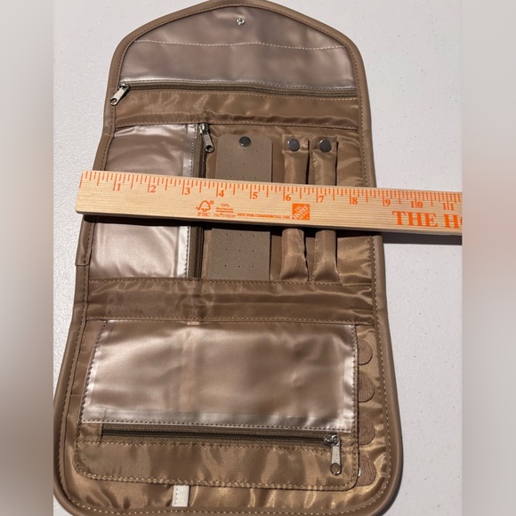 8 Other Reasons Brown Faux Leather Travel Jewelry Organizer Roll Clutch - Picture 9 of 12